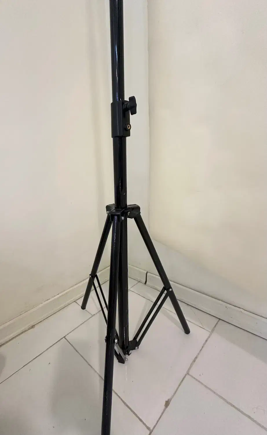 پایه عکاسی حرفهای + پرده کرم ابعاد ۲.۴۰ × ۲|دوربین عکاسی و فیلمبرداری|تهران, قیطریه|دیوار