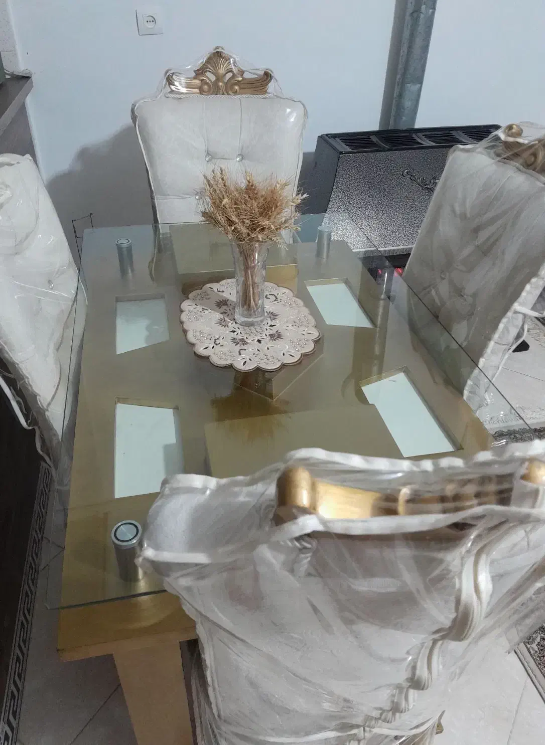 میز نهار خوری در حد نو|میز و صندلی غذاخوری|نظرآباد, شهرک سید جمال الدین|دیوار