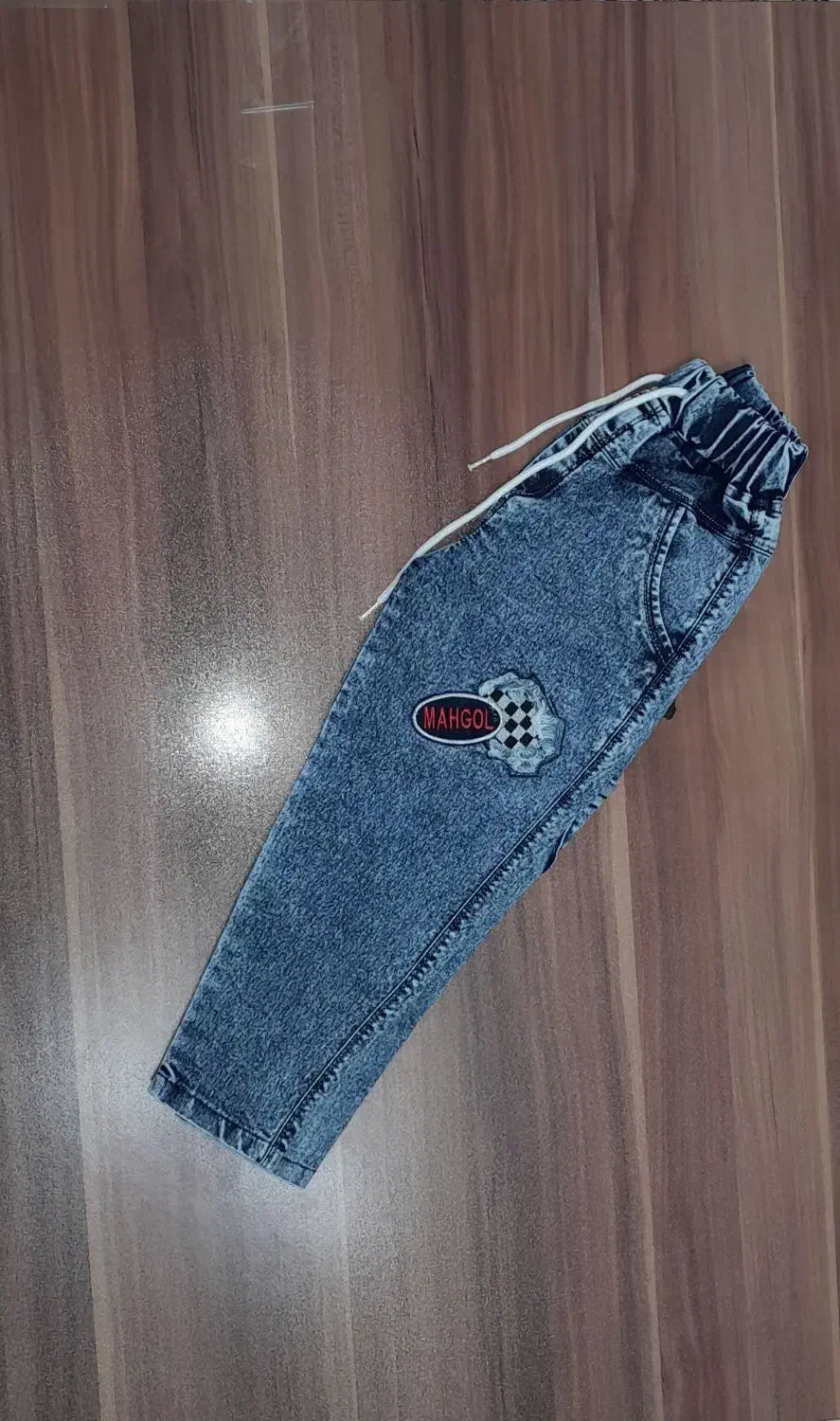 لباس بچگانه|لباس|آبکوه, |دیوار