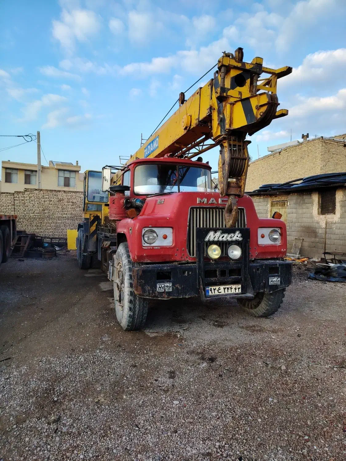 جرثقیل ماک|خودرو سنگین|شهرضا, |دیوار