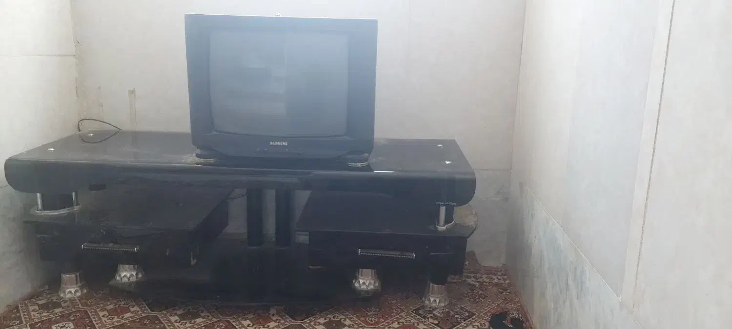 میز شیشه ای|میز تلویزیون|سبزوار, طبرسی (جعفرآباد)|دیوار