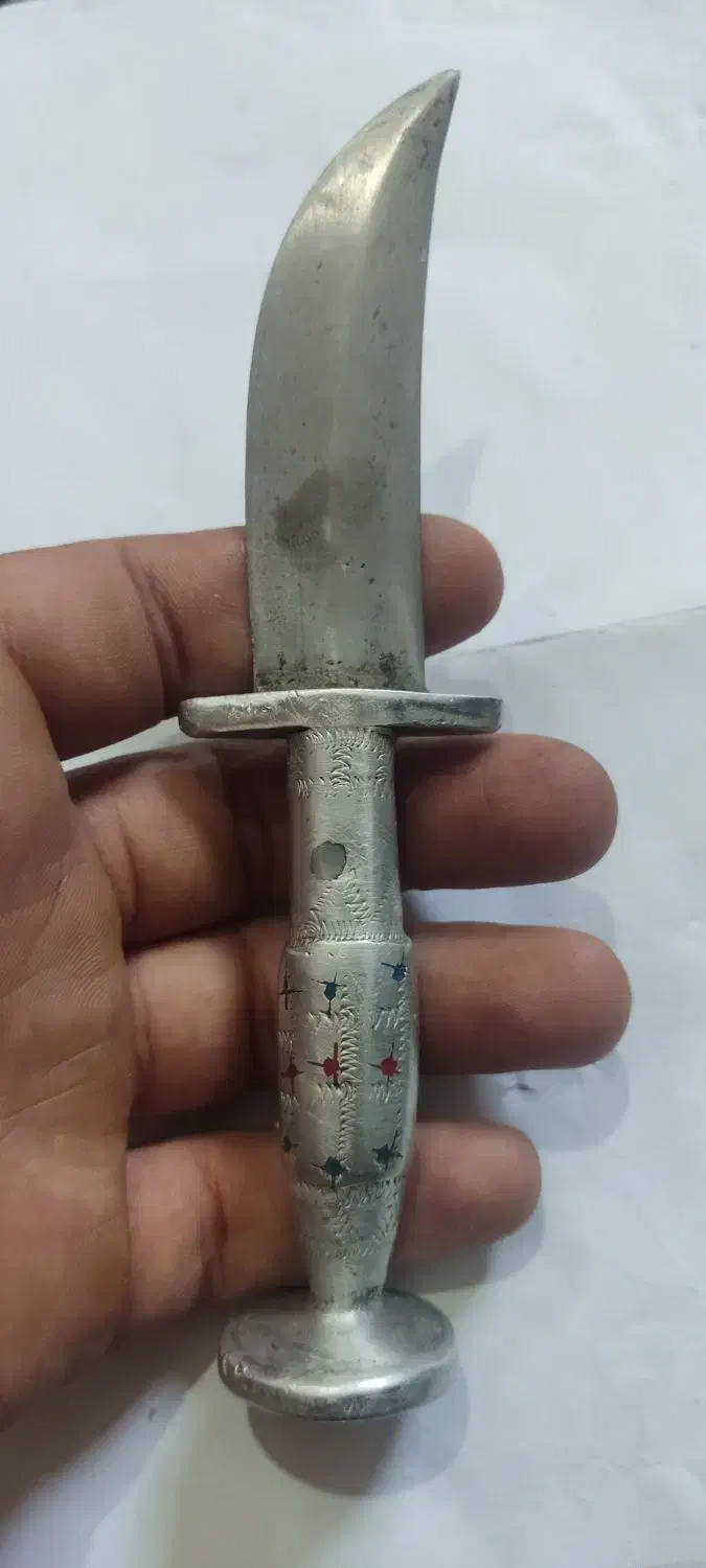 چاقو قدیمی|کلکسیون اشیاء عتیقه|زرند, |دیوار