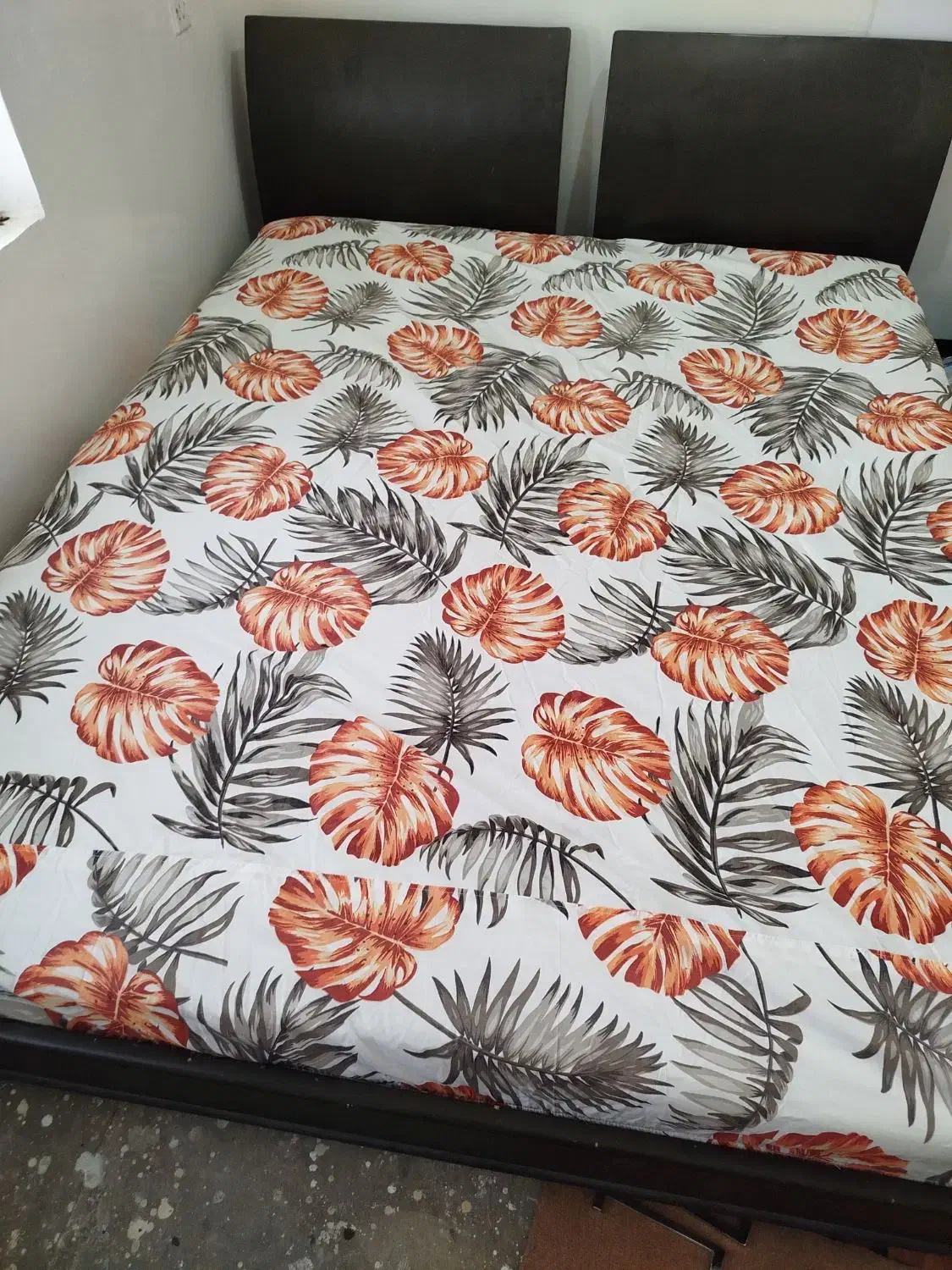 تخت دونفره همراه با تشک|تخت و سرویس خواب|میانکوه, |دیوار