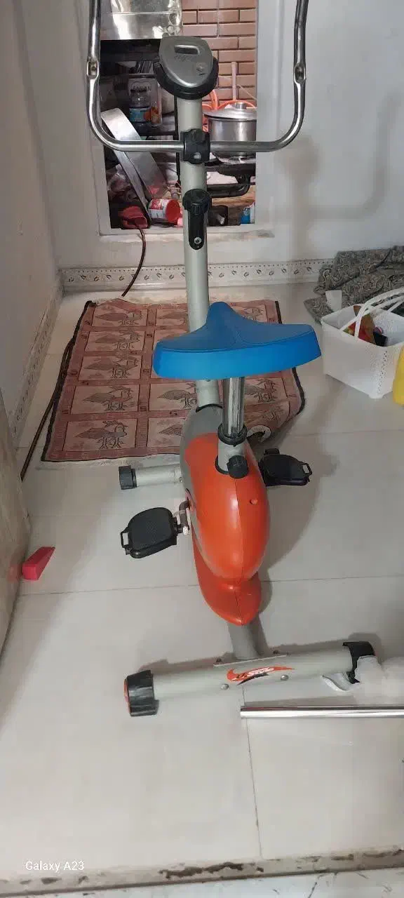 دوچرخه ثابت در حد نو|تجهیزات ورزشی|فردیس, شهرک شهید حسینی|دیوار