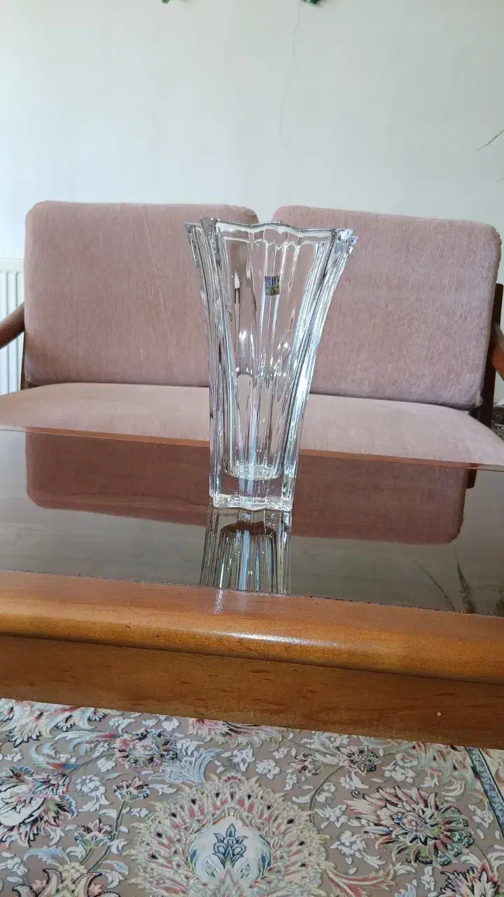 گلدان کریستال|کلکسیون اشیاء عتیقه|تیران, |دیوار