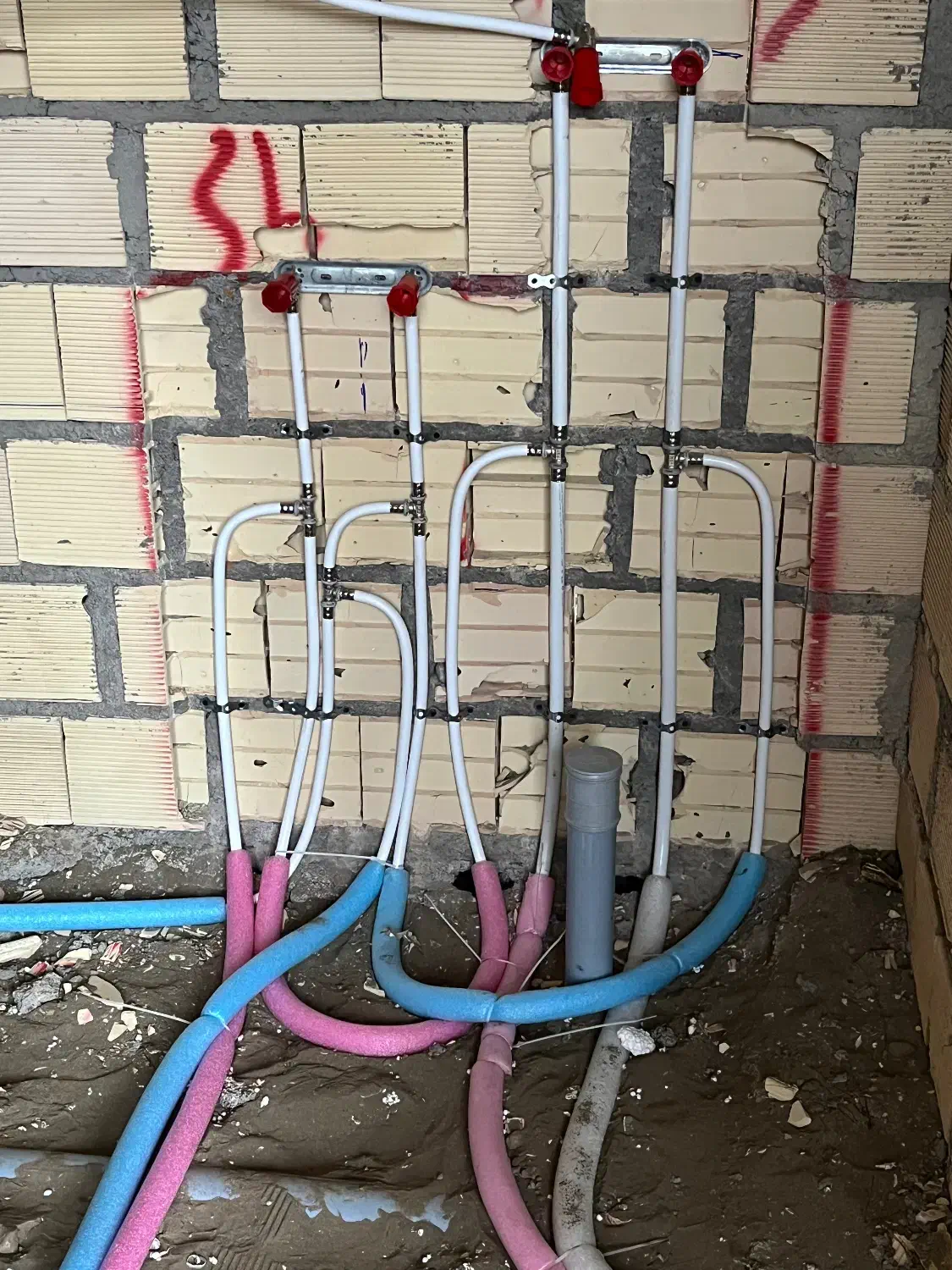 کارگر ساده برای لولهکشی|استخدام صنعتی، فنی، مهندسی|بندر انزلی, پیل علی باغ|دیوار