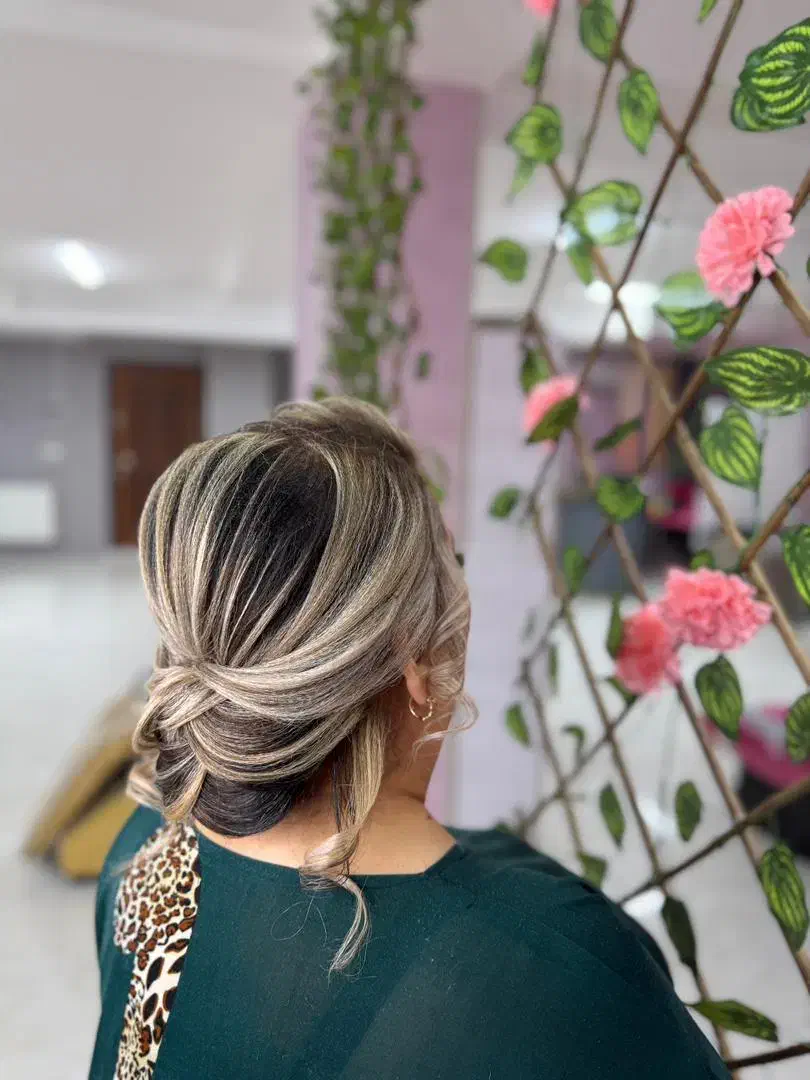 تخفیفات ویژه کلیه ی خدمات آرایشی و زیبایی|خدمات آرایشگری و زیبایی|صدرا-فارس, فاز ۱|دیوار