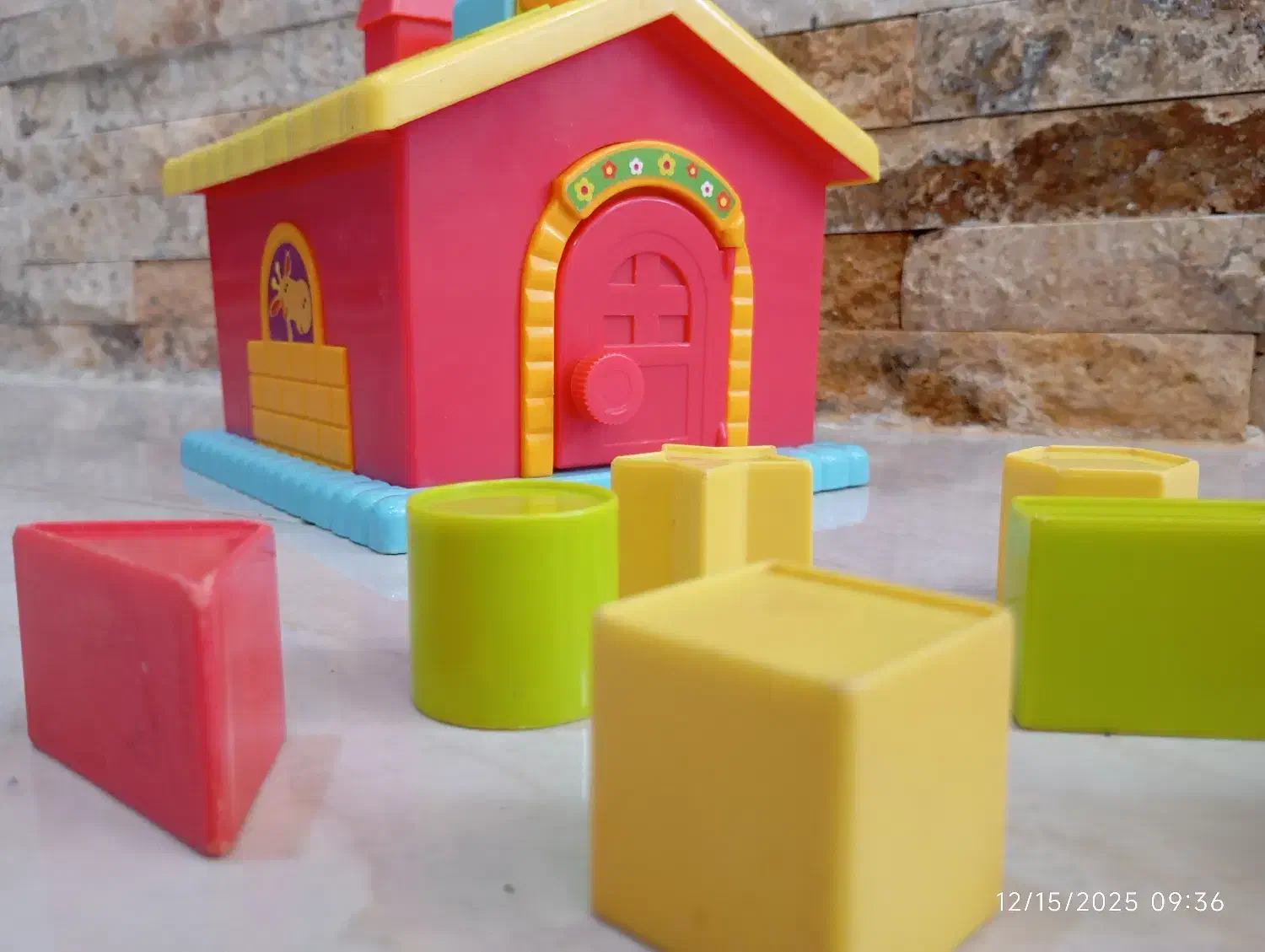 خانه جورچین اشکال|اسباببازی|رشت, پیرسرا|دیوار