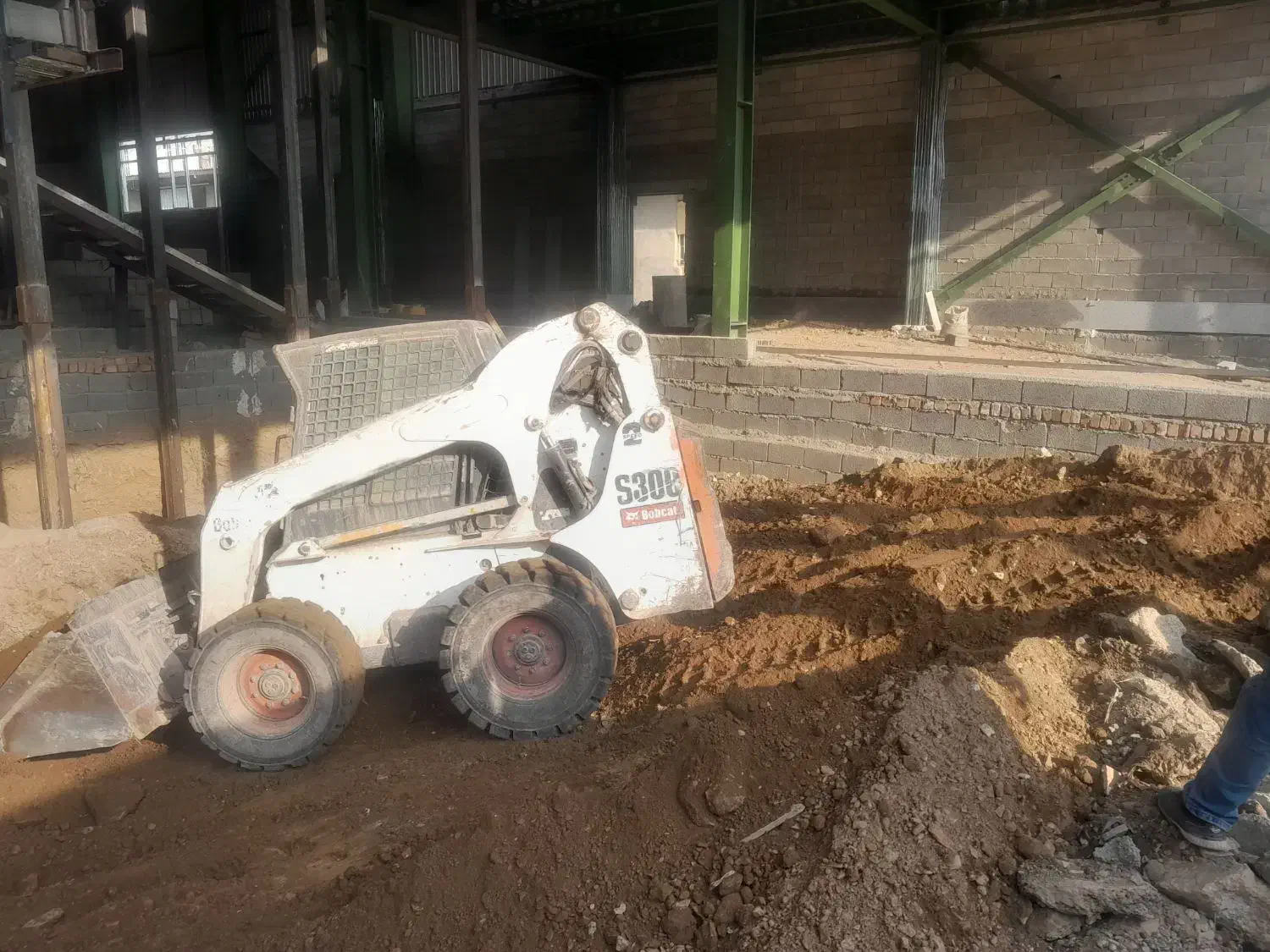 اجاره بابکت ومینی بیل بیل بکهو|خدمات حمل و نقل|چهارباغ, |دیوار