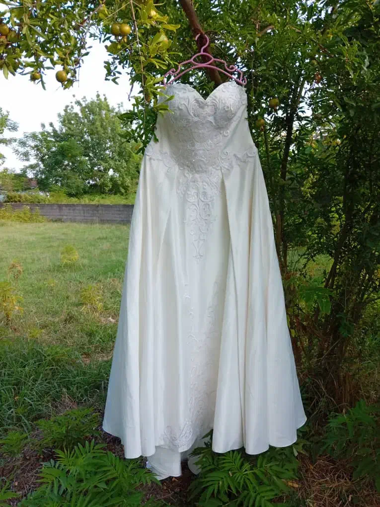 لباس عروس|لباس|ماسال, |دیوار