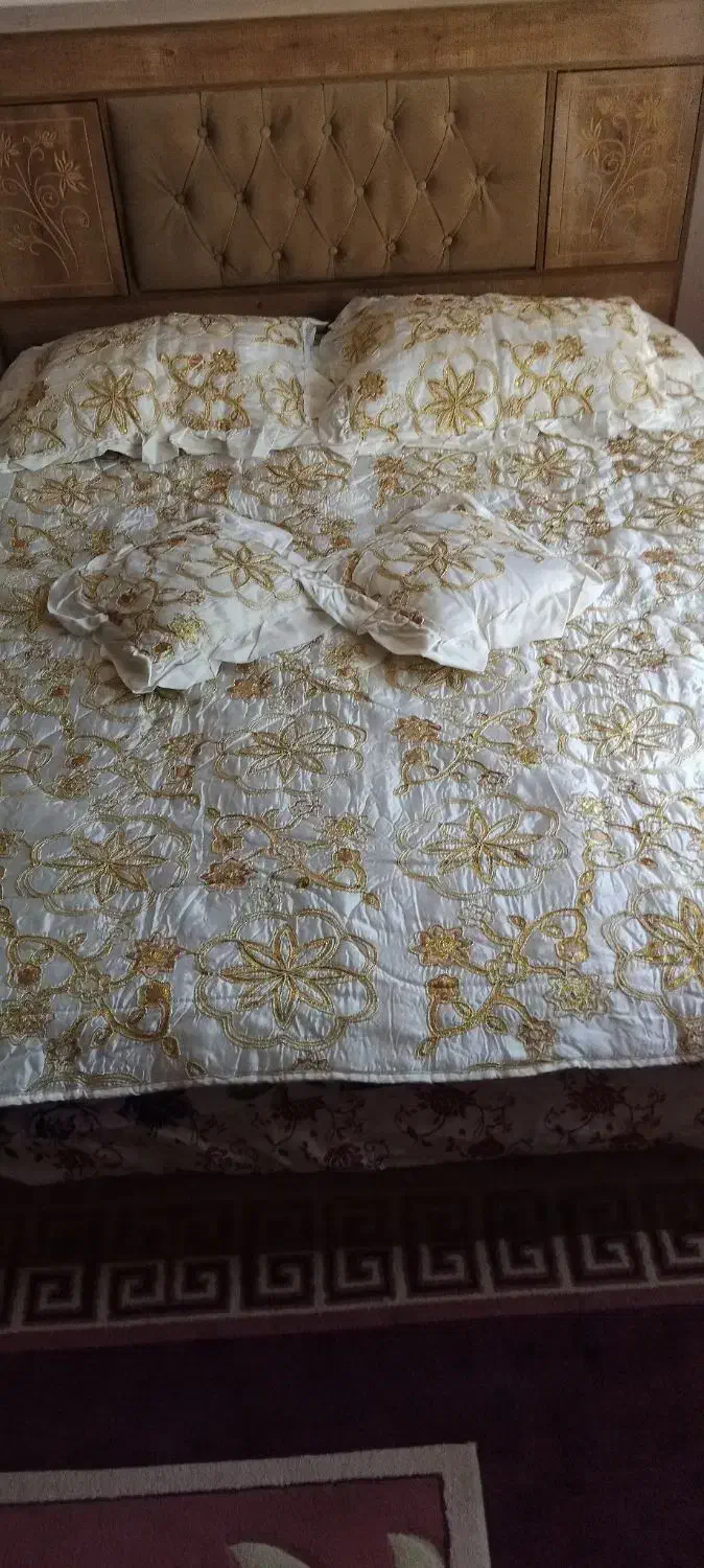 روتختی|رختخواب، بالش، پتو|اصفهان, زاجان|دیوار