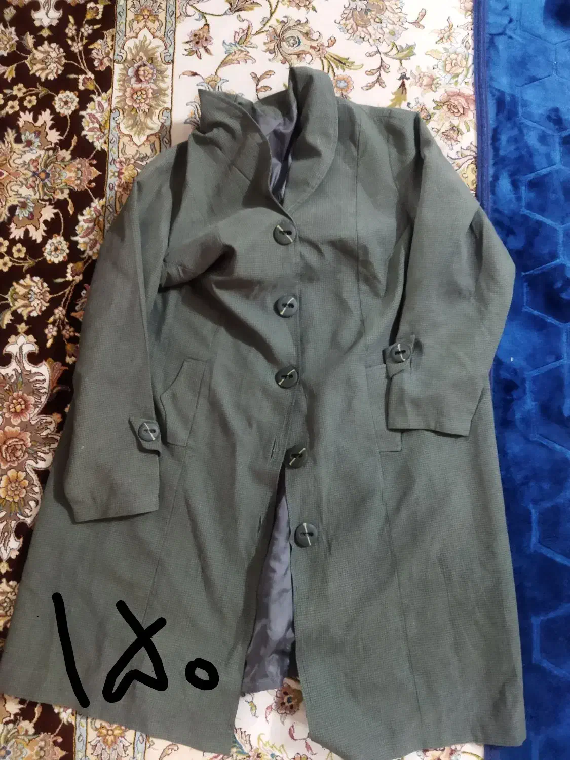 تعدادی لباس زنانه بچگانه|لباس|شاهین‌شهر, شهرک هشت بهشت|دیوار