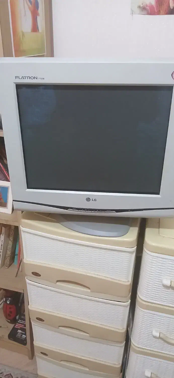 مونیتور اصل ال جی ۱۴ اینچ|تلویزیون و پروژکتور|رشت, نیکمرام|دیوار