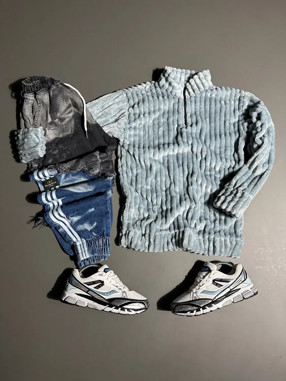 تدی نیمزیپ|لباس|رودشت (چهارمحال و بختیاری), |دیوار