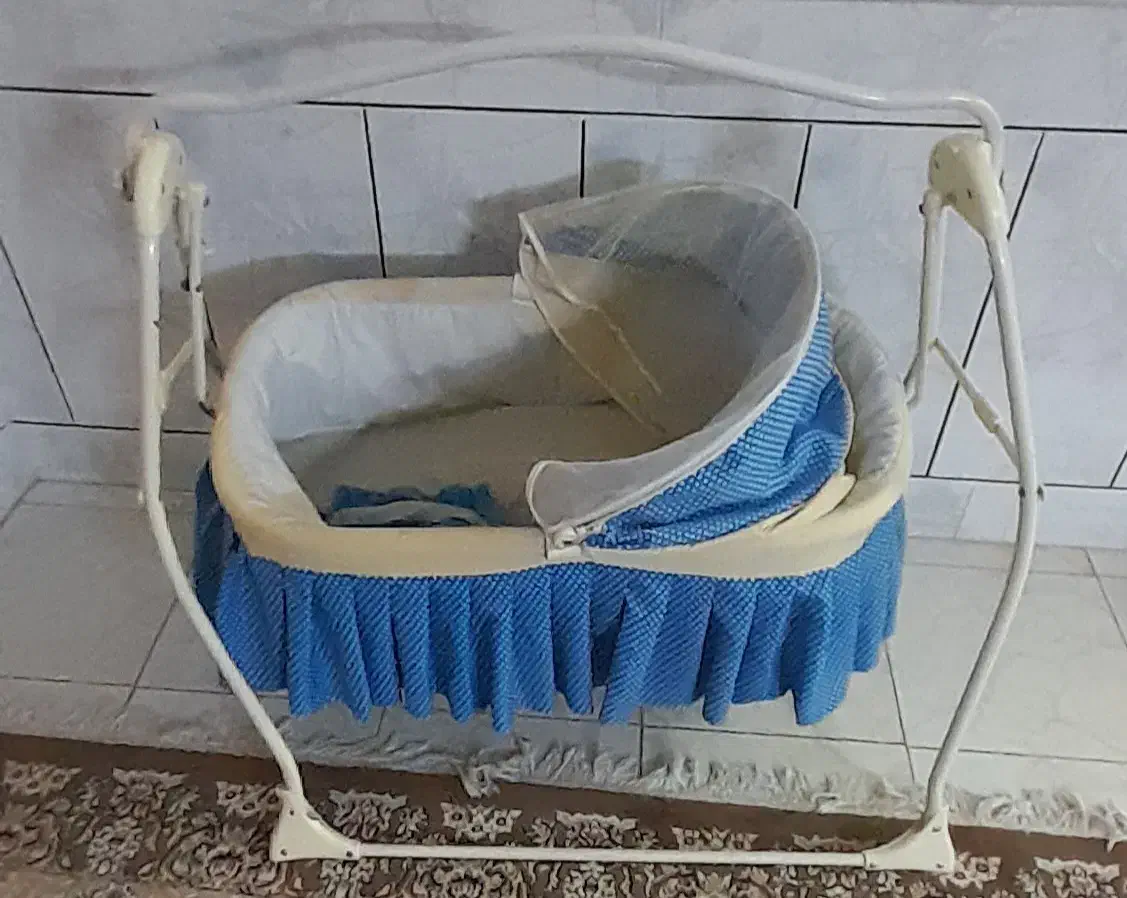 گهواره بچه|اسباب و اثاث بچه|کاشان, باغ ماجد|دیوار