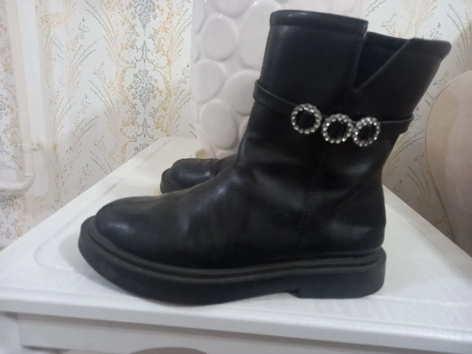 پوتین  کاملا سالم دو بار بیشتر نپوشیده کوچیک شده|کیف، کفش، کمربند|رشت, جماران|دیوار