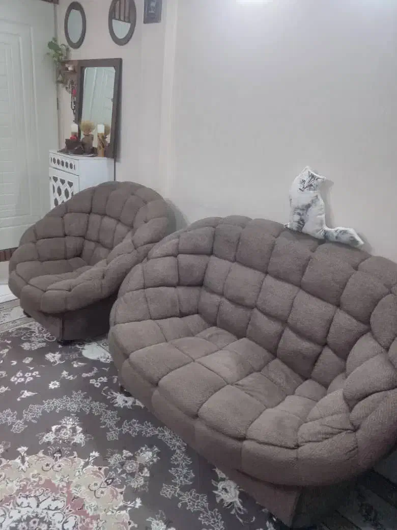 مبل  راحتی  صدفی  قهوه ای|مبلمان خانگی و میز عسلی|تهران, راه آهن|دیوار