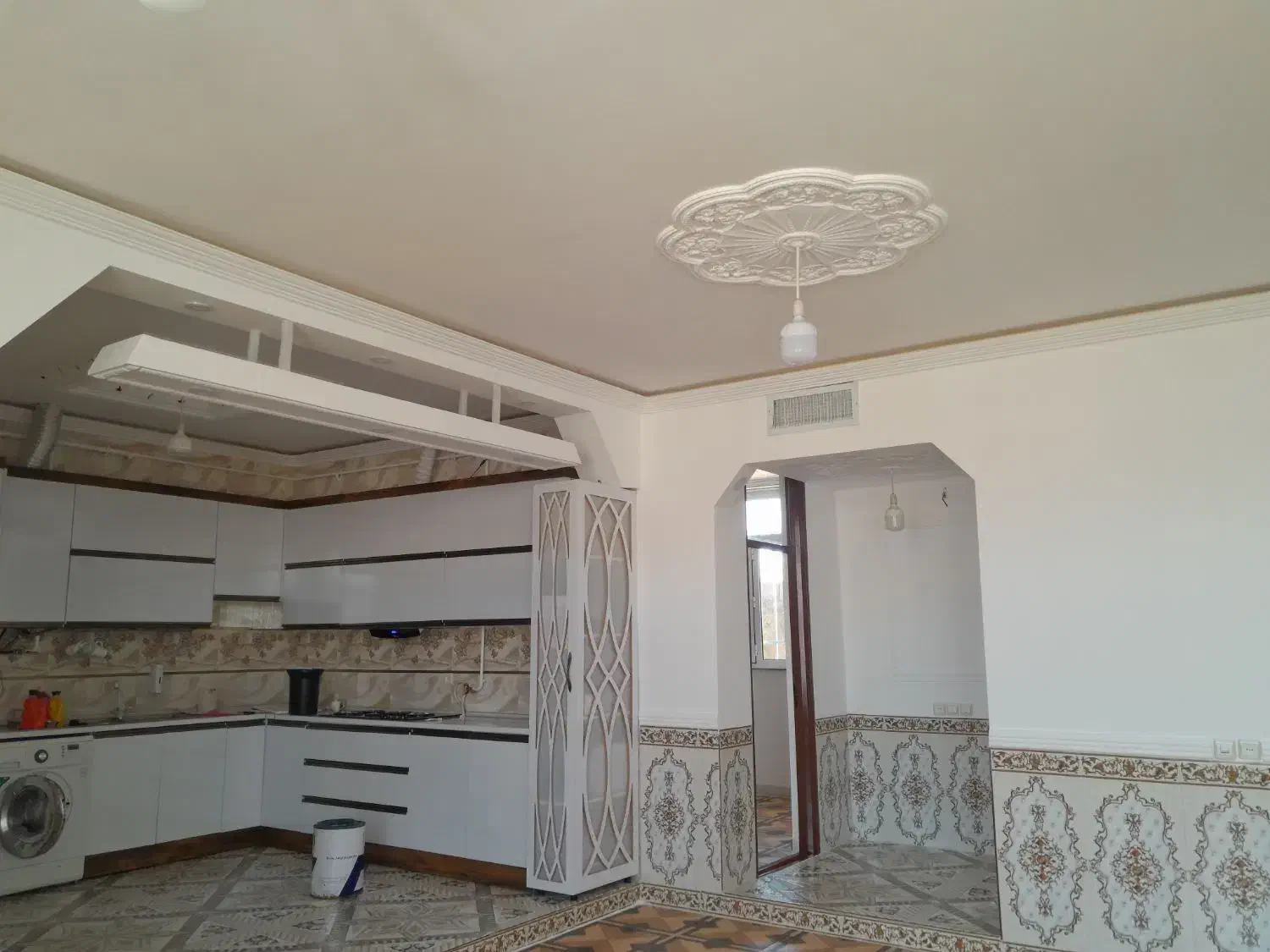 نقاشی ساختمان ودروپنجره|خدمات پیشه و مهارت|اسلامآباد غرب, |دیوار