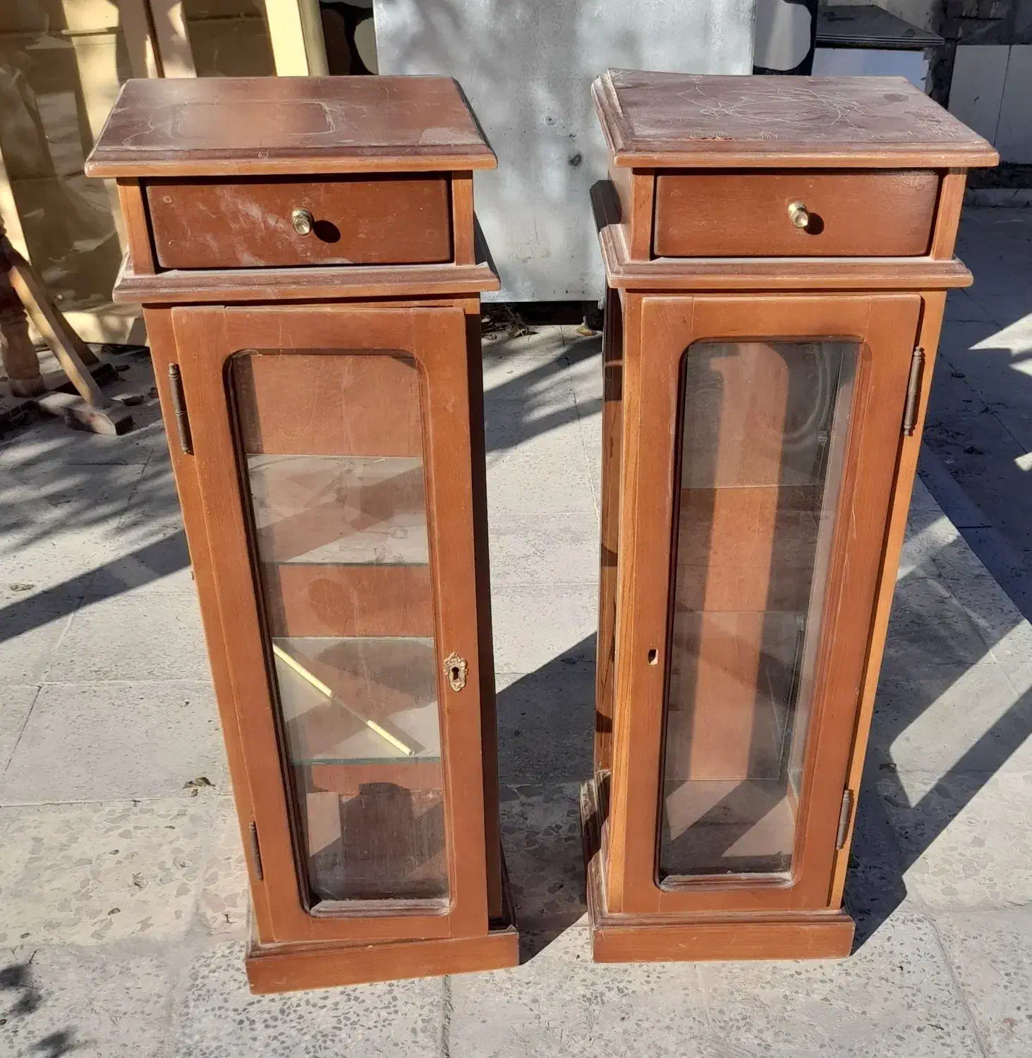 بوفه کوچک کنار مبلی|بوفه، ویترین، کنسول|اراک, |دیوار