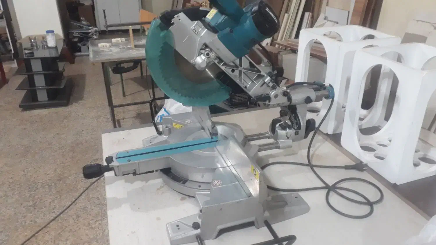 اره فارسی بر Makita1216|ابزارآلات|هشتگرد, فاز ۷ مهستان|دیوار