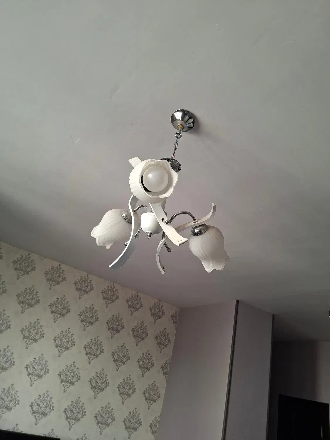 لوستر|لوستر و چراغ آویز|صدرا-فارس, فاز ۲|دیوار