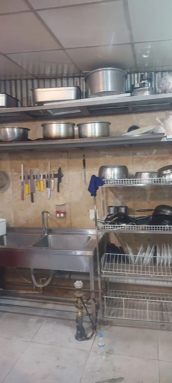 ۲۰۰مترزیرهمکف کافه فست فود هزینه واگذاری دارد|اجارهٔ مغازه و غرفه|تهران, آسمان|دیوار