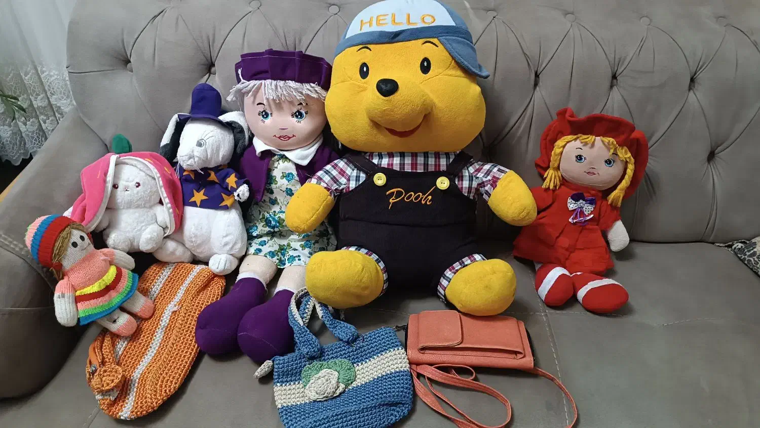 چندتاعروسک|اسباببازی|بابل, |دیوار