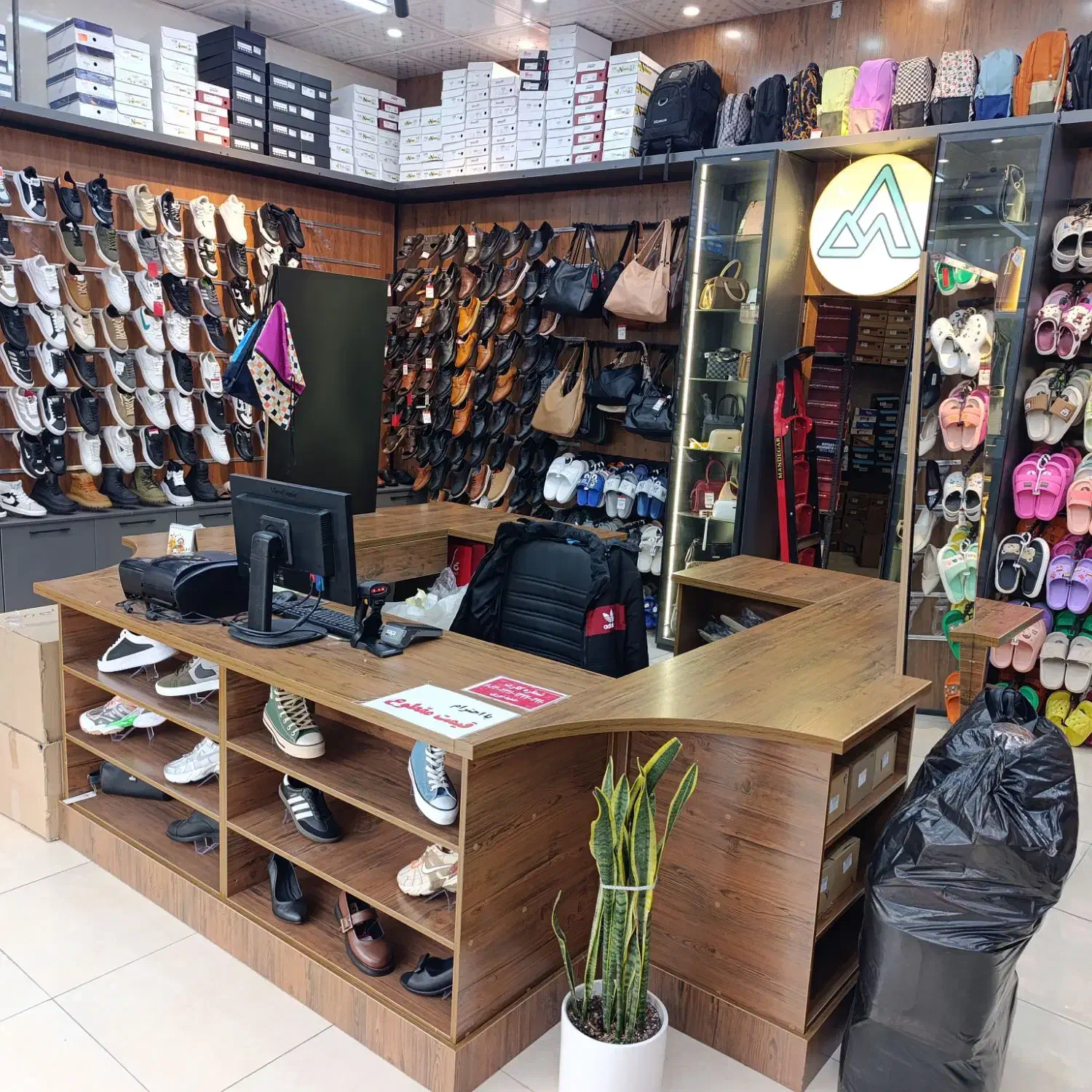 کانتر یا میز اداری و فروشگاهی|فروشگاه و مغازه|قم, پردیسان|دیوار