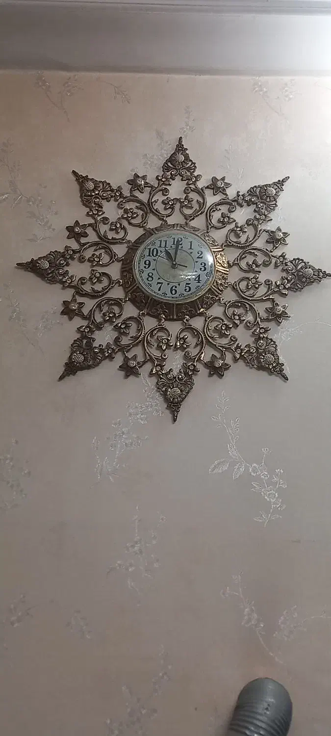 گلدان و ساعت|ساعت دیواری و تزئینی|قدس, شهرقدس|دیوار