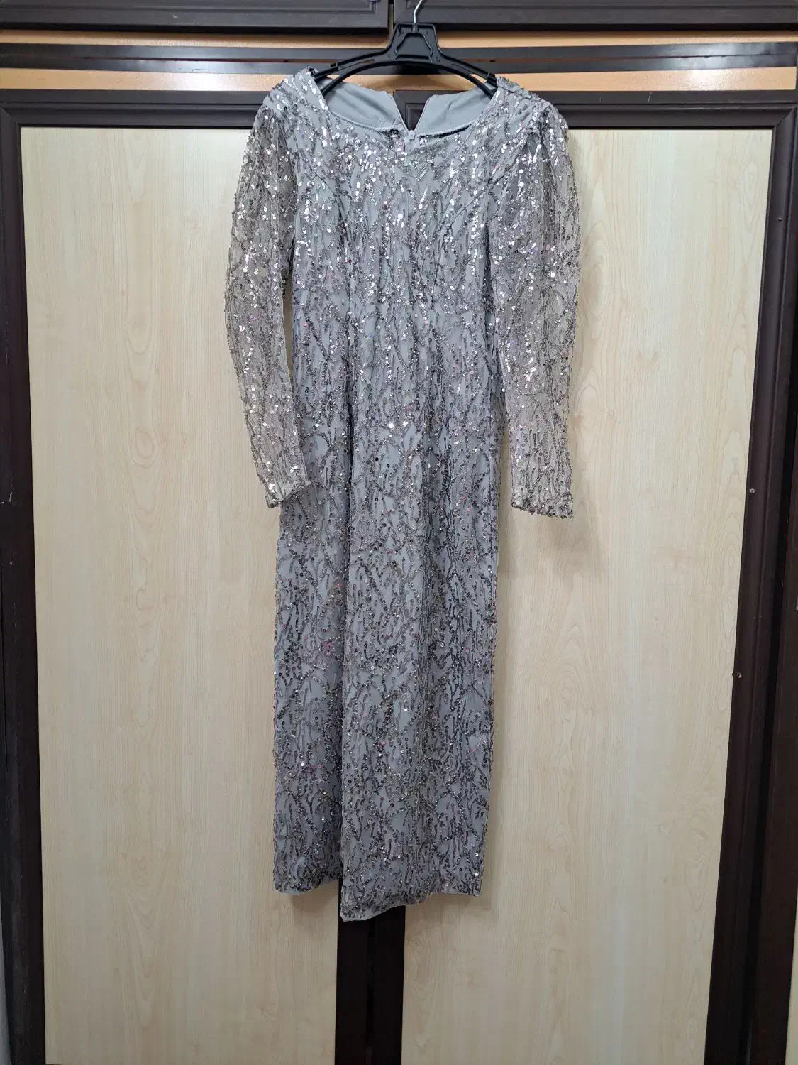 تعدادی لباس مجلسی|لباس|اردبیل, |دیوار