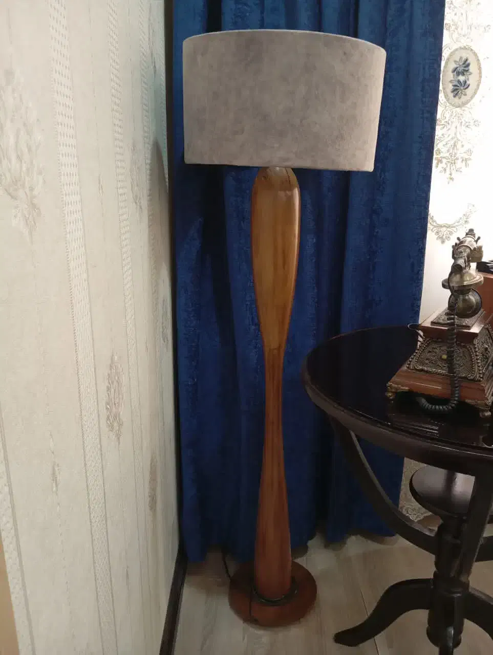 آباژور چوبی|چراغ خواب و آباژور|رباط‌کریم, رباط‌کریم|دیوار