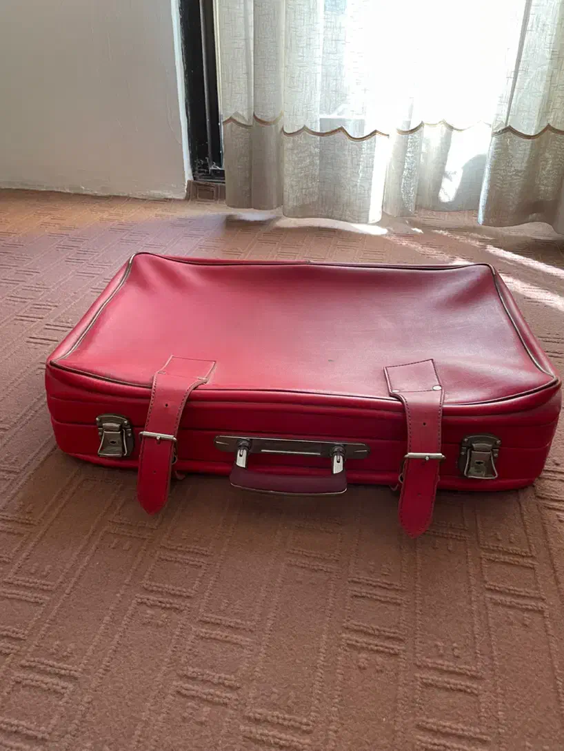 چمدان|کیف، کفش، کمربند|مشهد, هنرستان|دیوار