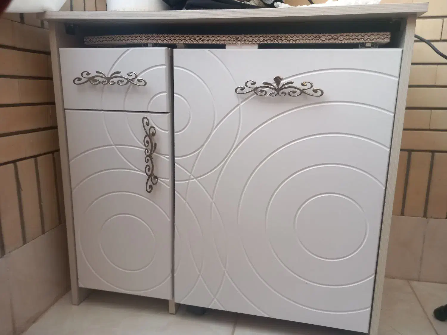 میز چرخ اتو|لوازم خیاطی و بافتنی|گلبهار, شهر جدید گلبهار|دیوار