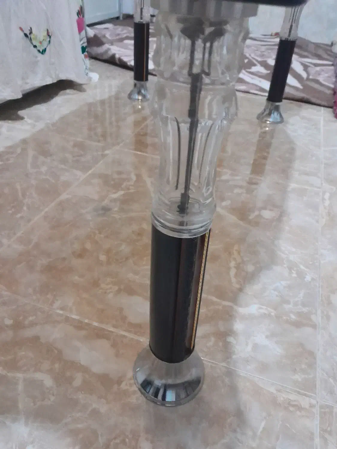 میز شیشه ای در حد نو|مبلمان خانگی و میز عسلی|چهارباغ, |دیوار