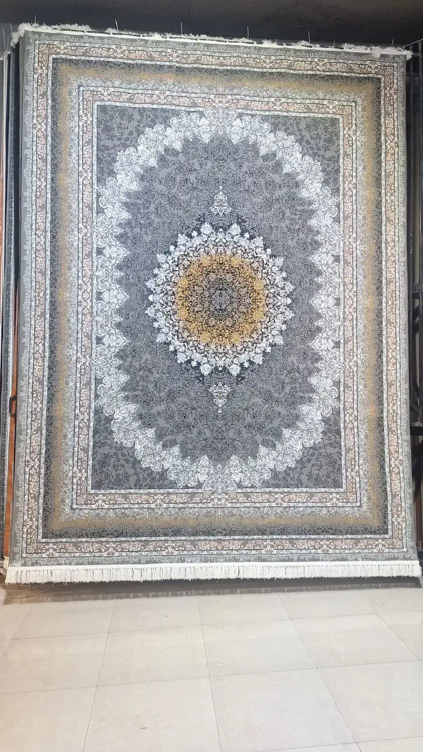 فروش ۴۰تخته فرش ۱۲متری زمرد ۷۰۰شانه تراکم۲۵۵۰سیاری|فرش|بندرعباس, |دیوار