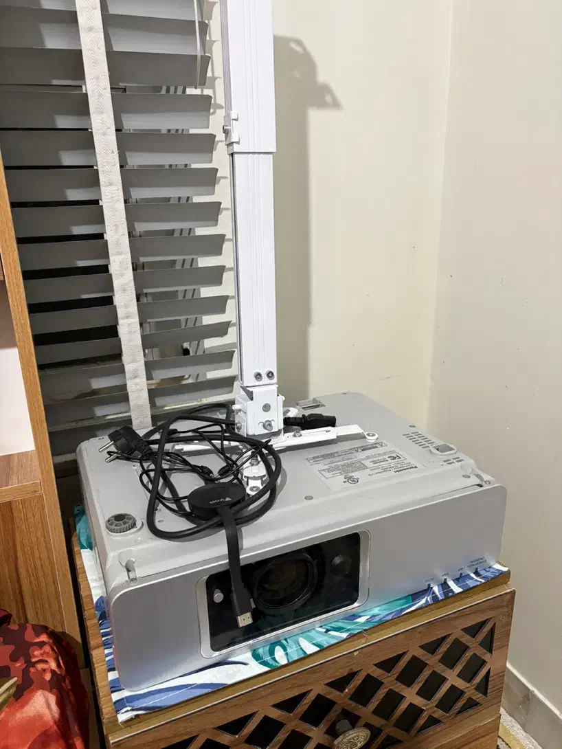 ویدیو پروژکتور پاناسونیک ۴۰۰اینج|تلویزیون و پروژکتور|یزد, |دیوار