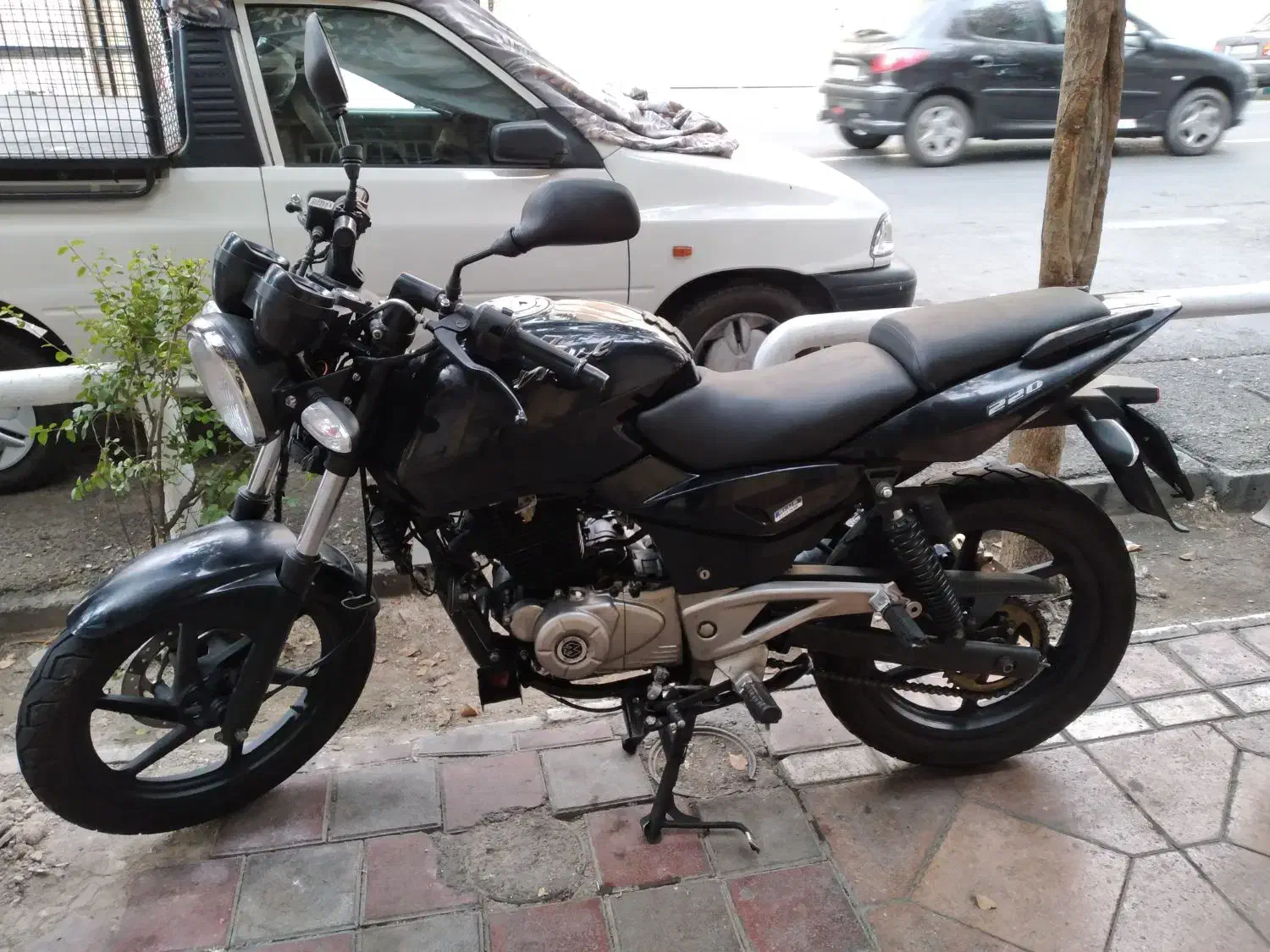 موتور پالس ۲۲۰ چراغ گرد کم کار فنی بشرط کارشناسی|موتورسیکلت|تهران, صفا|دیوار