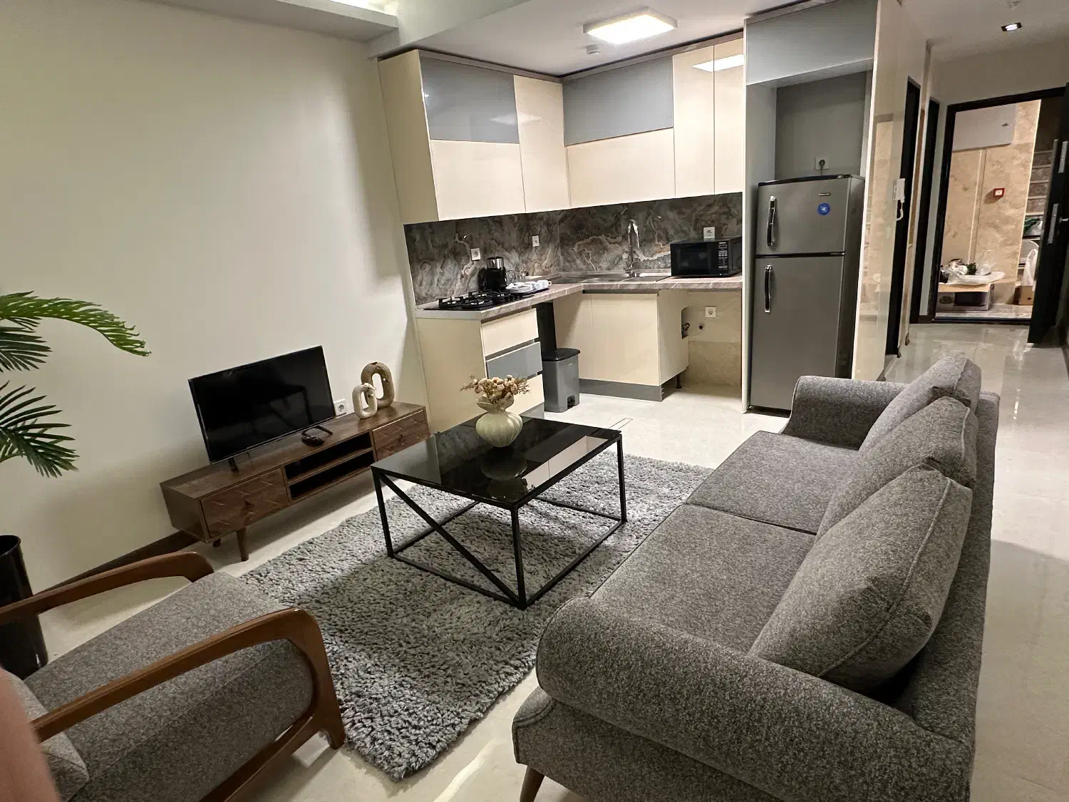 آپارتمان مبله لوکس نوران زرتشت ولیعصر|اجارهٔ کوتاه‌مدت آپارتمان و سوئیت|تهران, بلوار کشاورز|دیوار