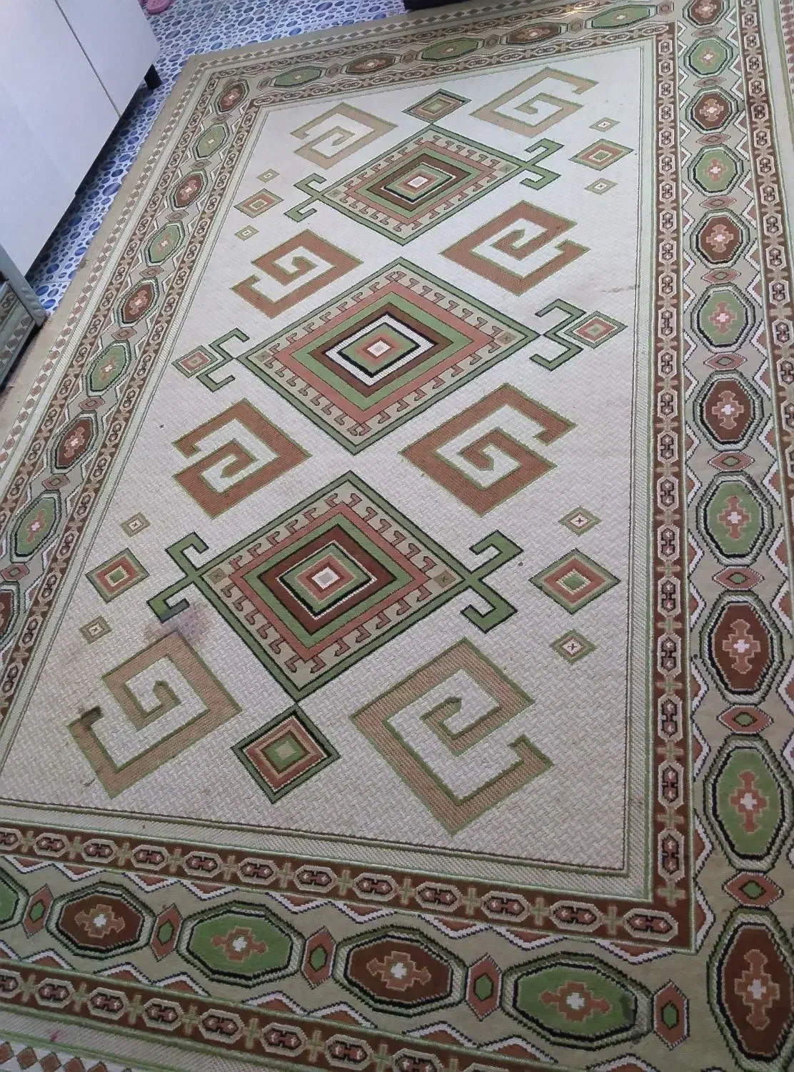 یک جفت پشتی سالم،یک جفت قالی ،یک فرش آشپزخانه|فرش|تربت جام, جلگه موسی آباد|دیوار