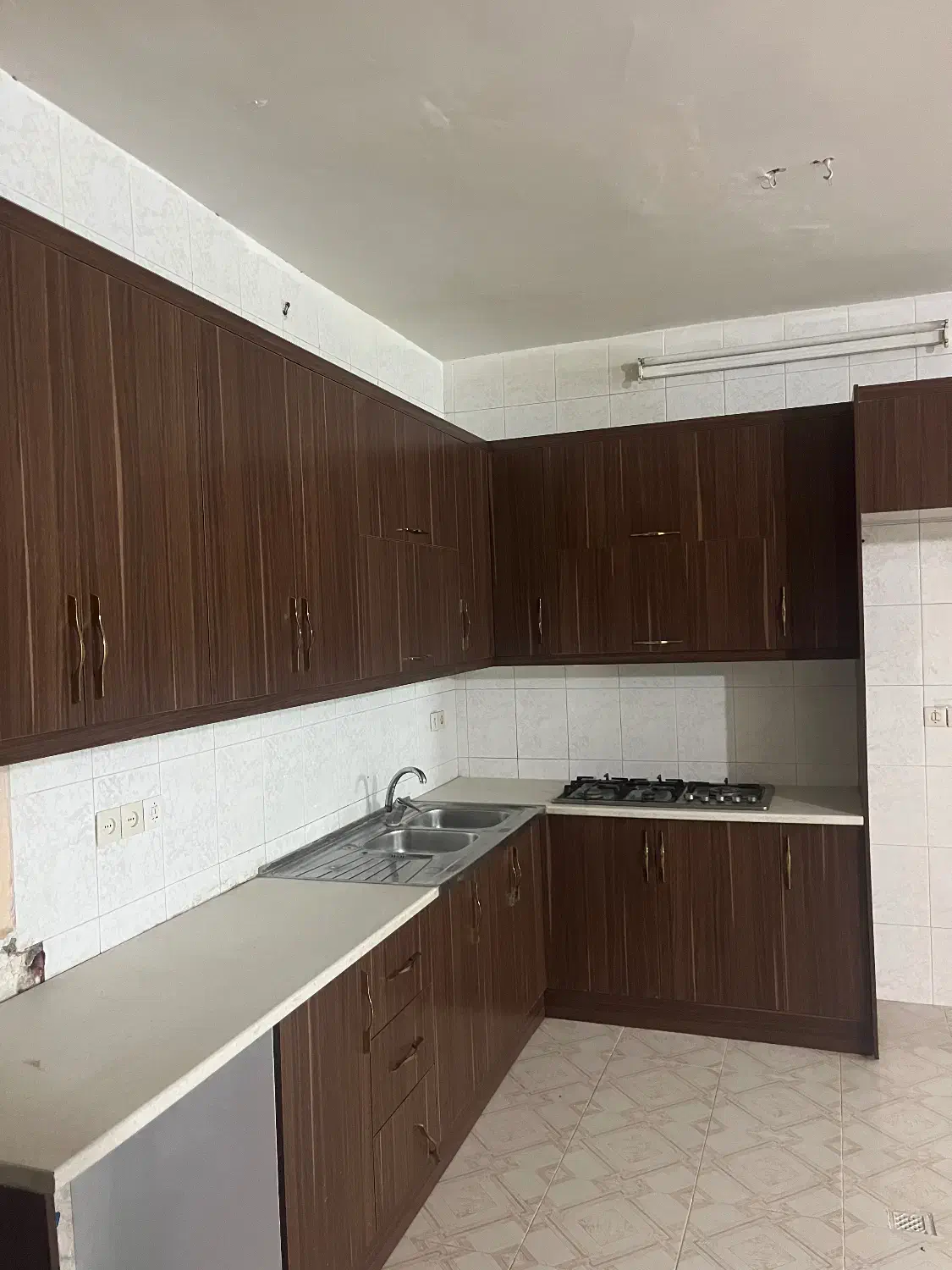 زیر زمین گلخانه ای 150متر دو خواب زنبیل آباد|اجارهٔ خانه و ویلا|قم, بکایی|دیوار