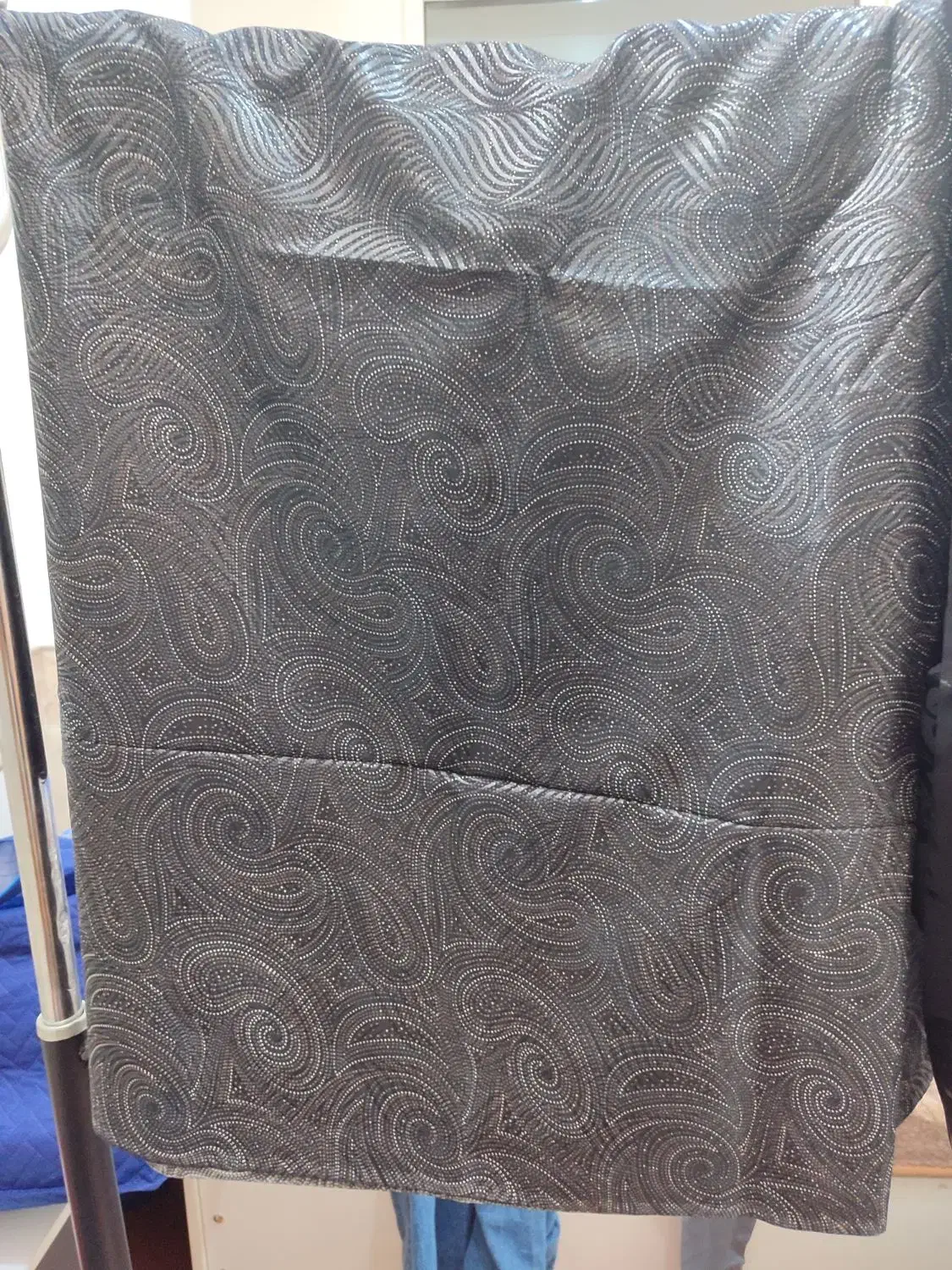 پارچه چادری|لباس|قم, شهر قائم|دیوار