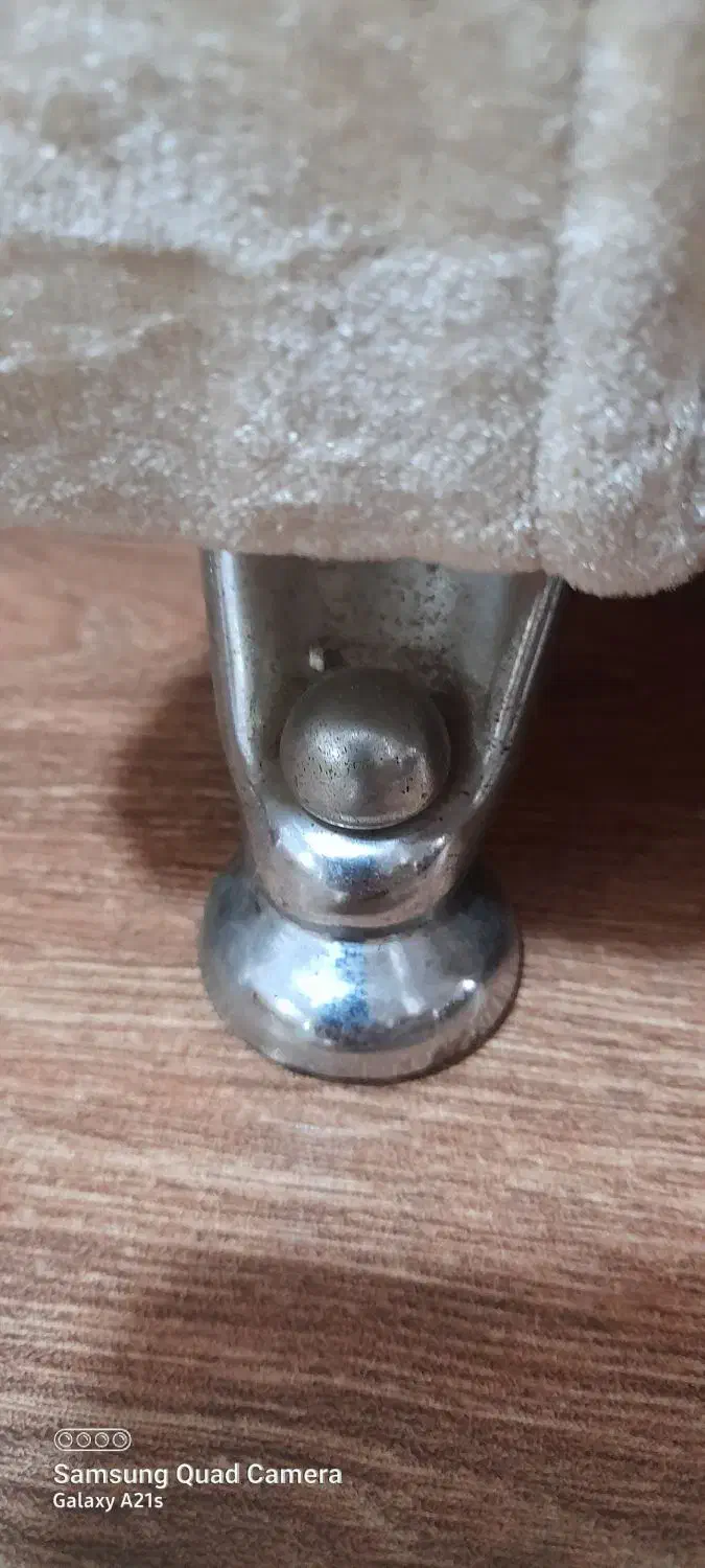 مبل راحتی|مبلمان خانگی و میز عسلی|تولم شهر, |دیوار