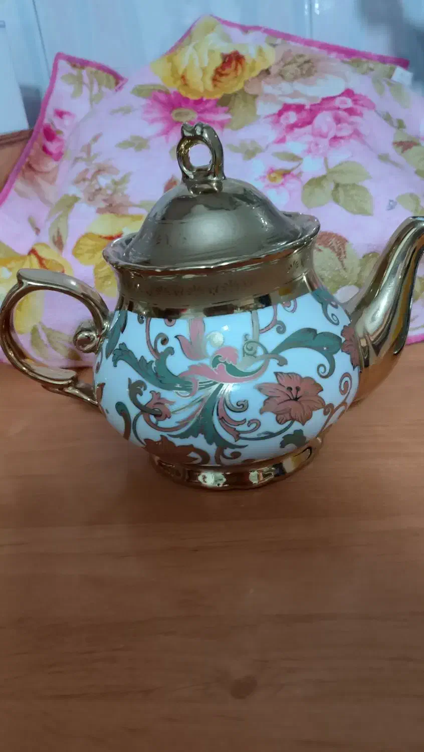 قوری طلایی شیک|قوری، کتری، قهوه‌ساز دستی|قرچک, مهدیه|دیوار