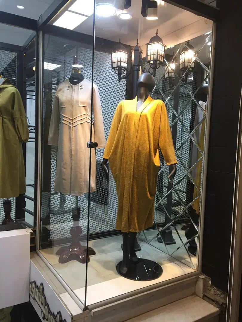 تجهیزات فروشگاه و لباس مانکن /رگال//لباس بانوان.|فروشگاه و مغازه|شهرکرد, |دیوار