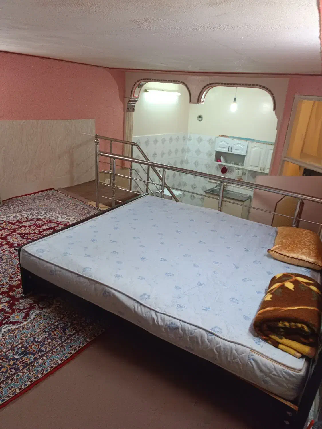 سویت نزدیک حرم 500|اجارهٔ کوتاهمدت آپارتمان و سوئیت|قم, دروازه چوبی|دیوار