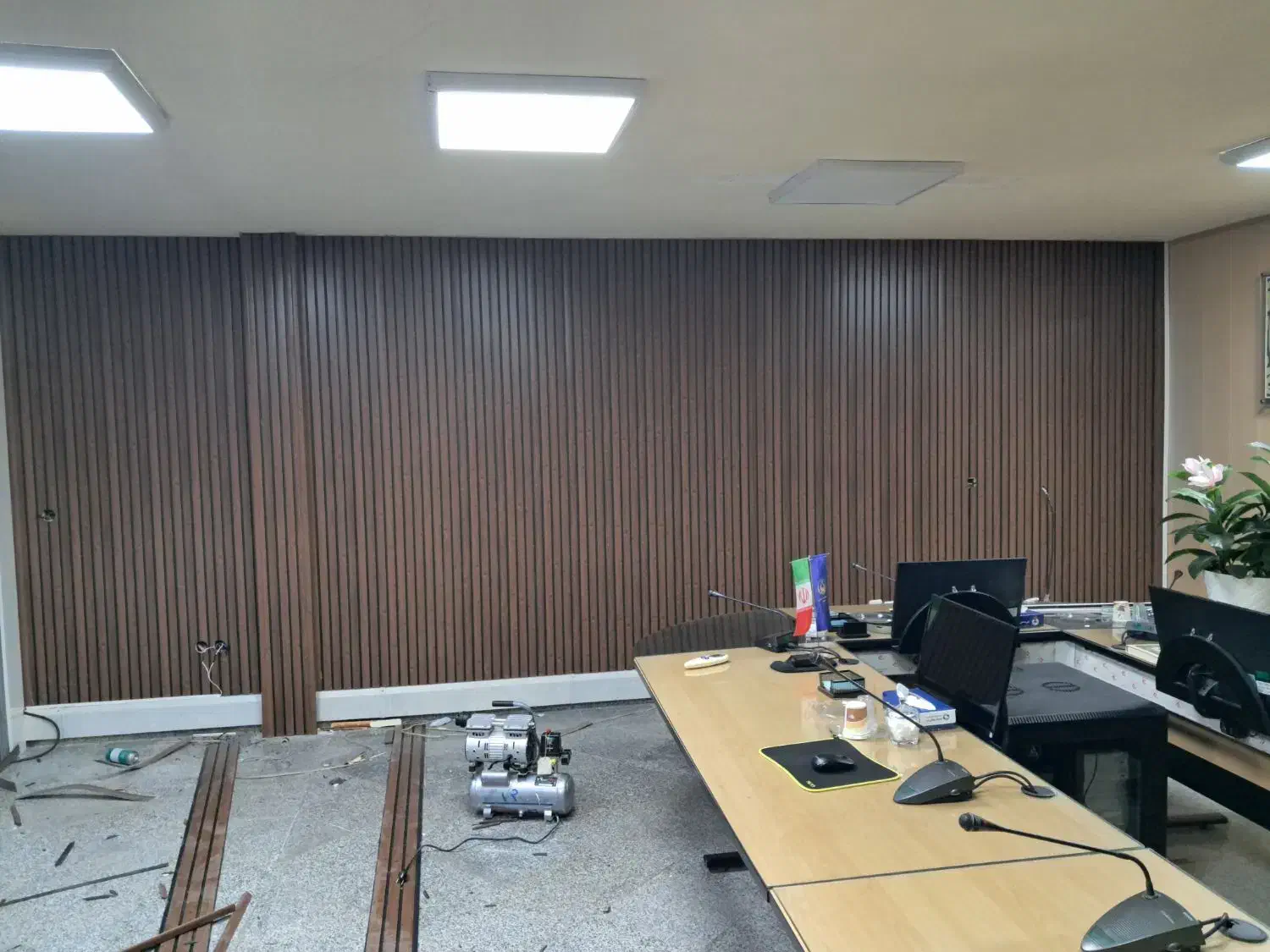 نصب انواع قرنیزوترموال وپارکت ماربل شیت وقاب بندی|خدمات پیشه و مهارت|بندرعباس, |دیوار