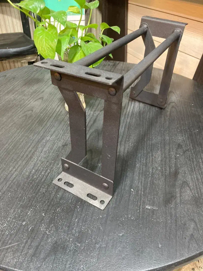 پاتریس خلبانی بارسلون ساعتی پشت سری وپایه مبل فلزی|صندلی و نیمکت|تهران, شهید رجایی|دیوار