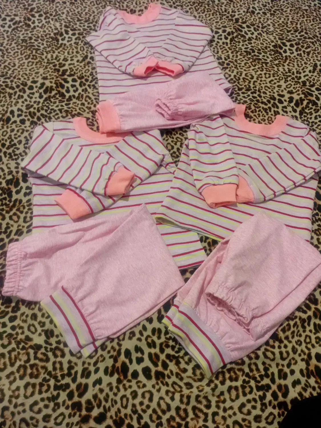 لباس بچه کونه دونه بلیز شلوار دونه ۲۰۰ هزار|کفش و لباس بچه|کرمان, |دیوار