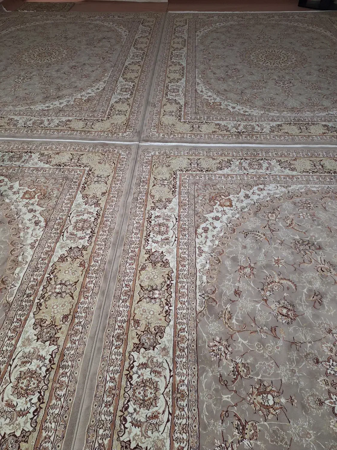 چهار تخته فرش جفت|فرش|زارچ, |دیوار