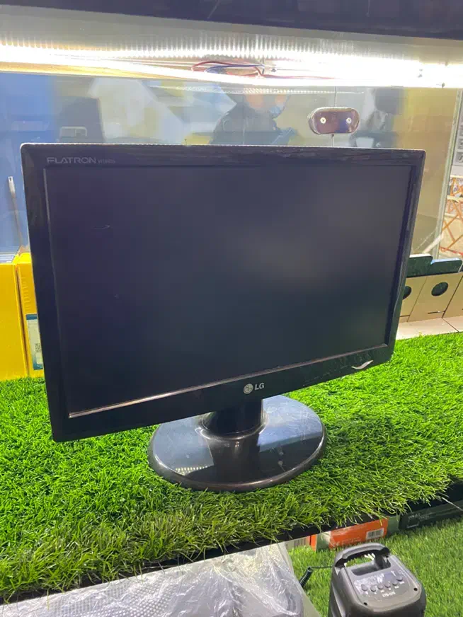 مانیتور 20 اینچ|قطعات و لوازم جانبی رایانه|سنندج, |دیوار